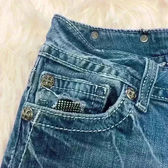 Miss Me Denim Women’s 28” Waist Shorts Pants - Picture 5 of 12